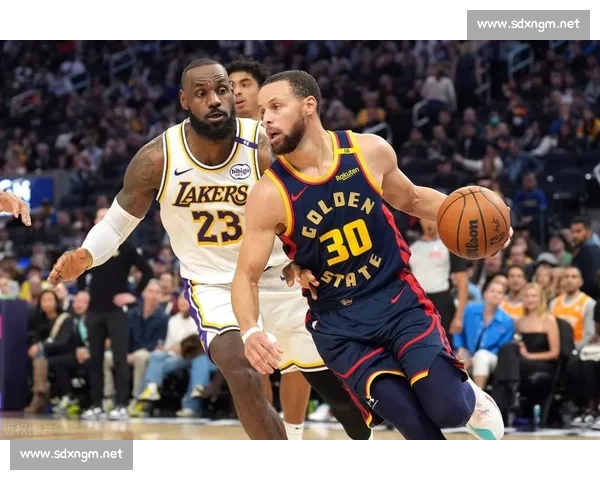 NBA夏季联赛湖人力拼开拓者新秀舞台火花四溅之夜青春对决巅峰时刻